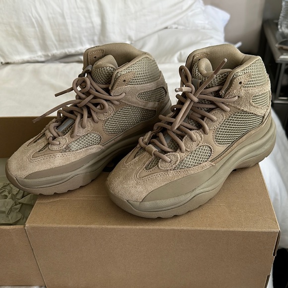 YZY DSRT BOOTS